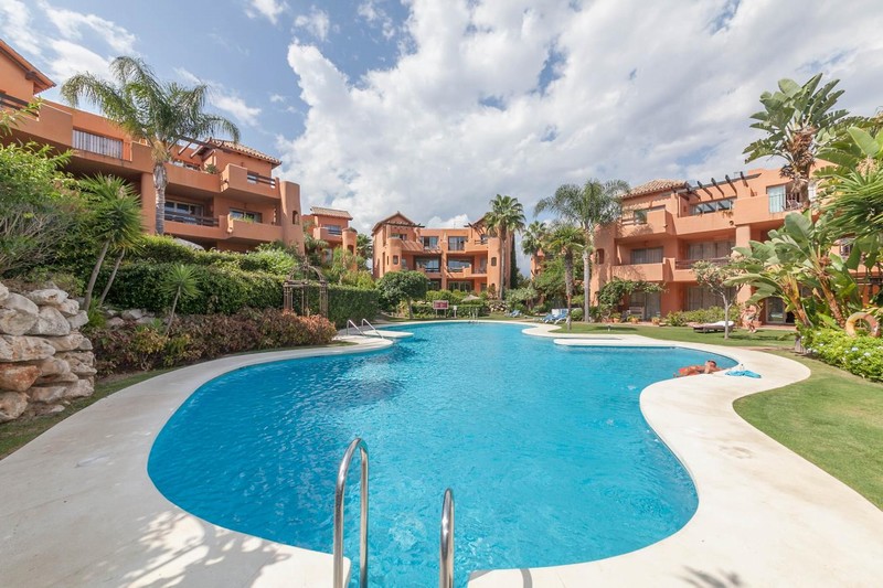 Estepona, New Golden Mile - gereduceerde prijs voor een begane grond appartement met tuin